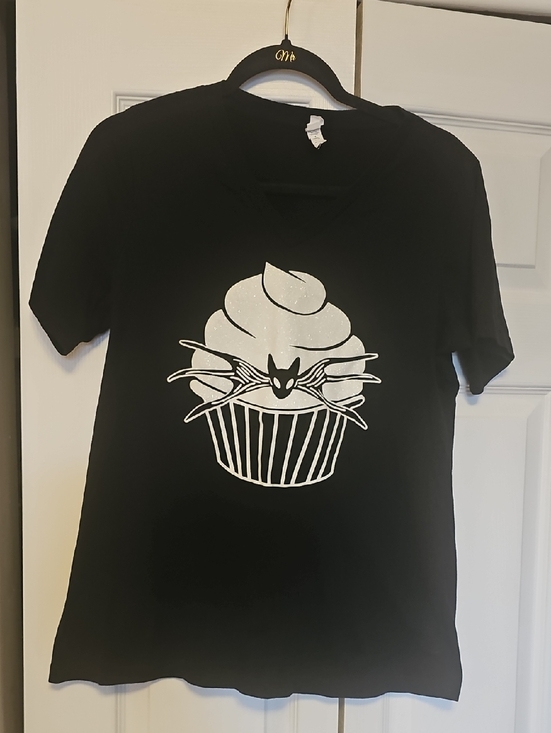 Bella Canvas Tops - Black Graphic Tee with White Cupcake Cat Design